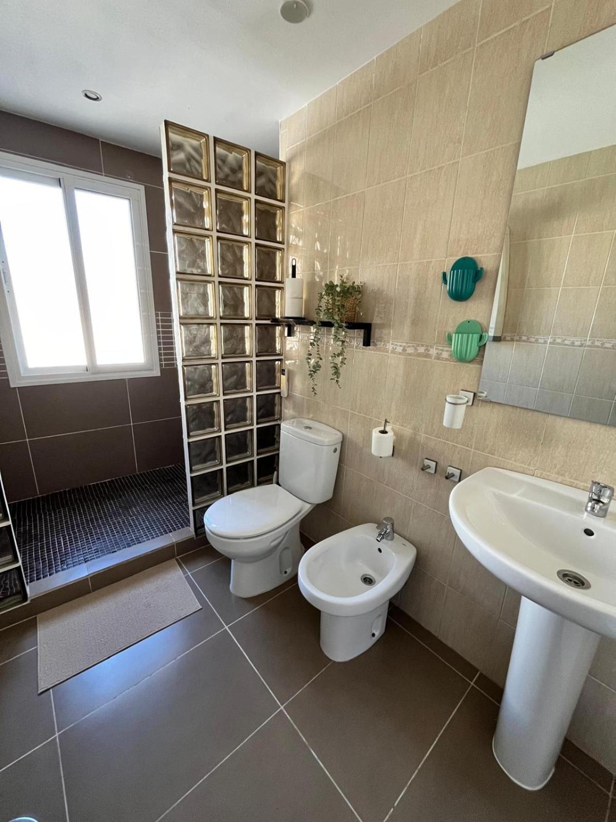 Malaga Prime Location - Stylish Apartment With Free Wifi, Free Parking, Steps From The Historic Center Bagian luar foto